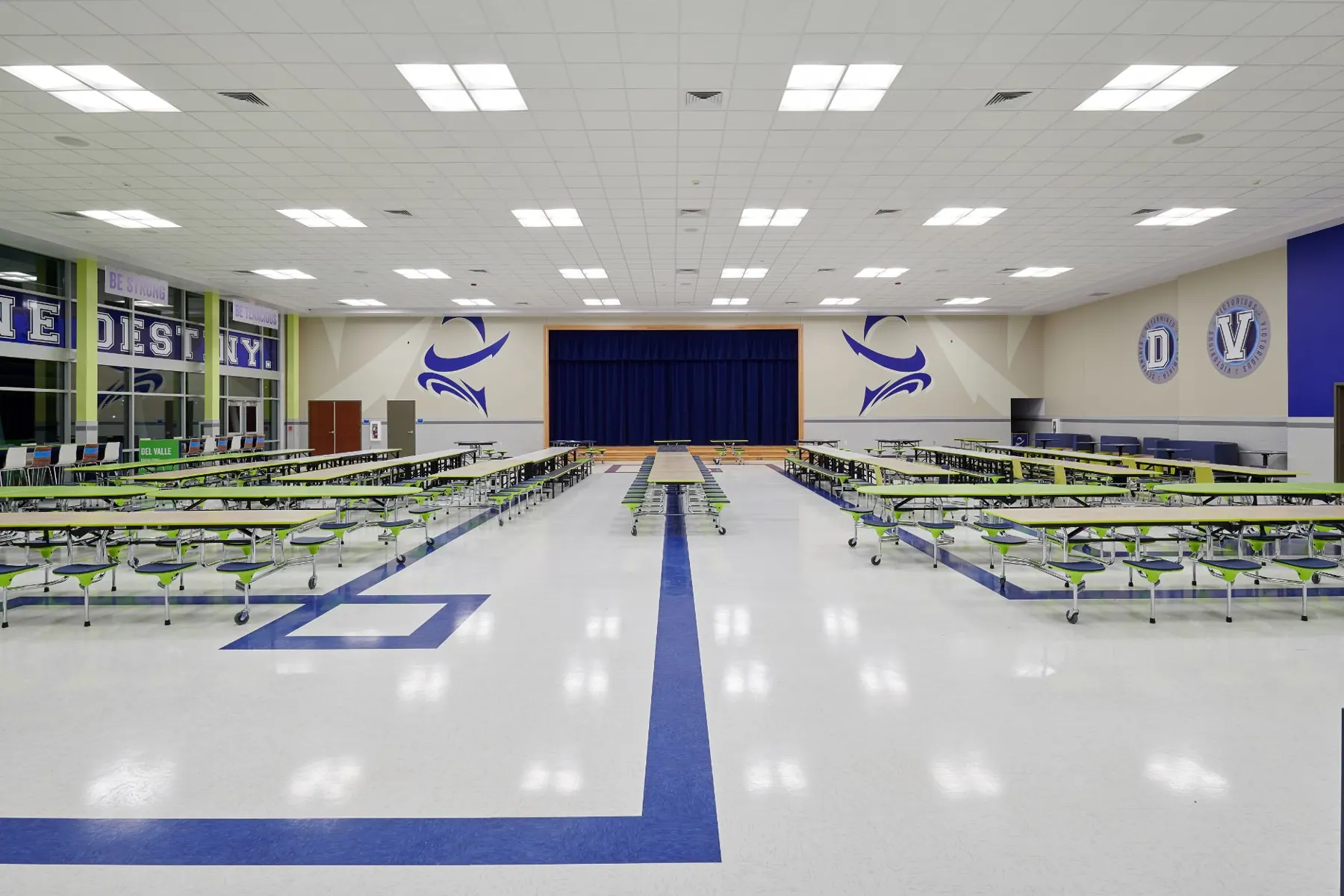 Del Valle Middle & Mission Valley Elementary Combo School photo 22